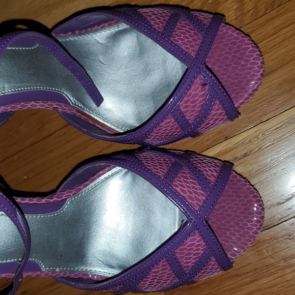 Purple White House Black Market heels - Picture 4 of 5